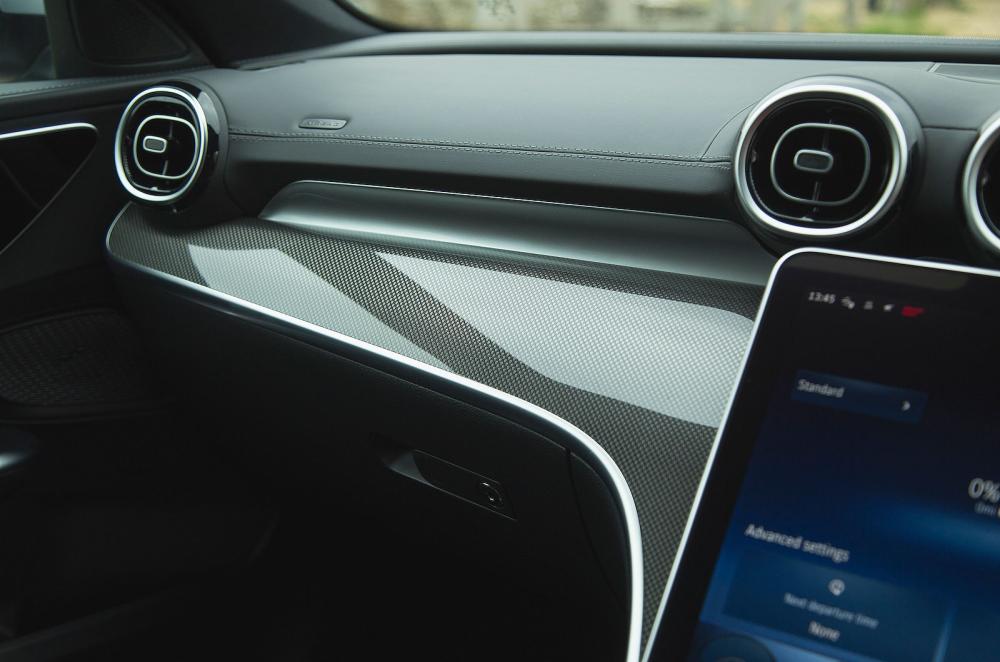 Mercedes C-Class dashboard detail
