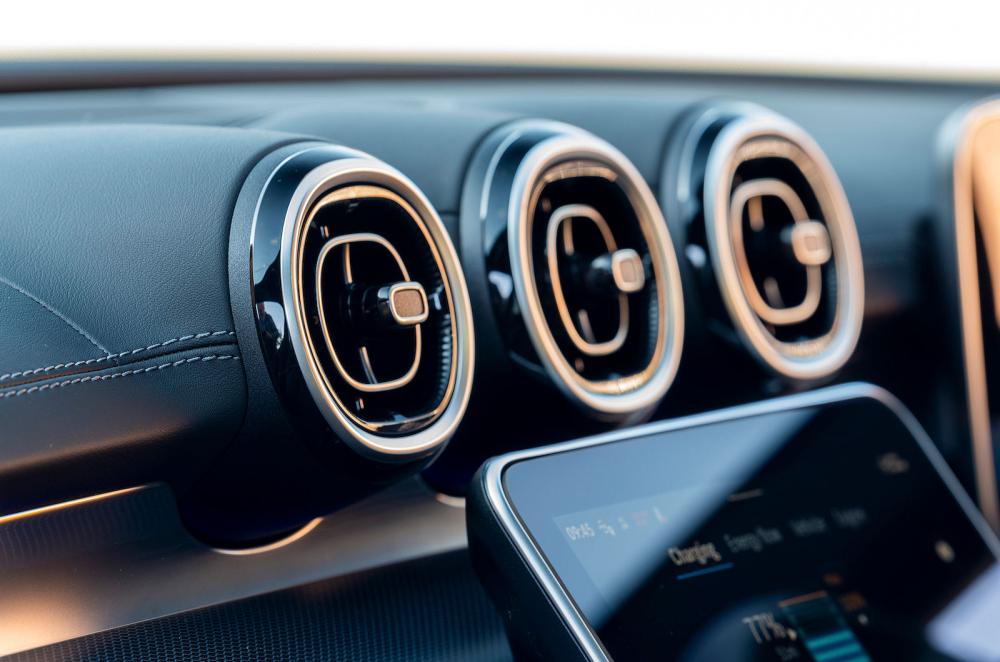 Mercedes C-Class Estate interior detail