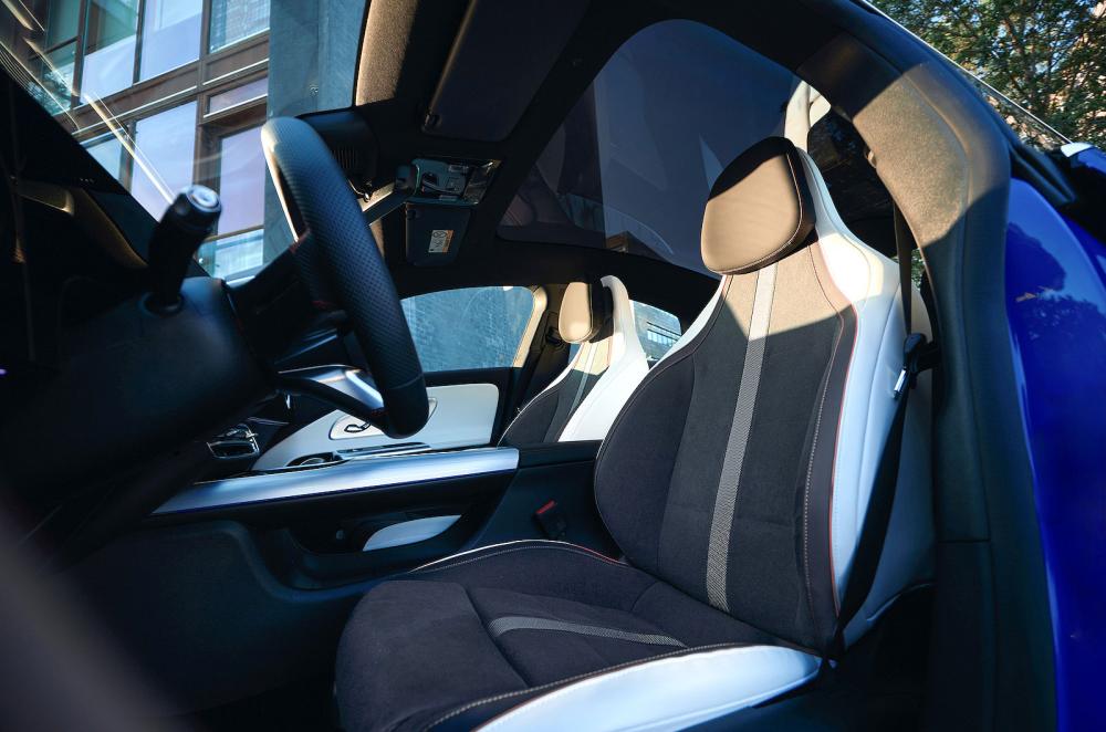 Mercedes CLA front seats