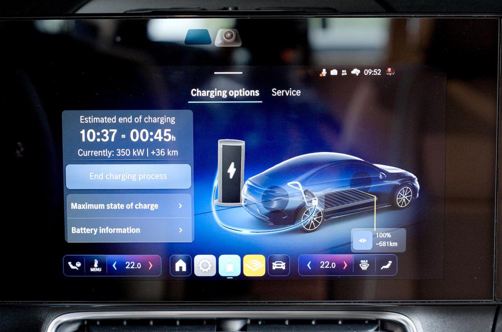 Mercedes CLA infotainment touchscreen