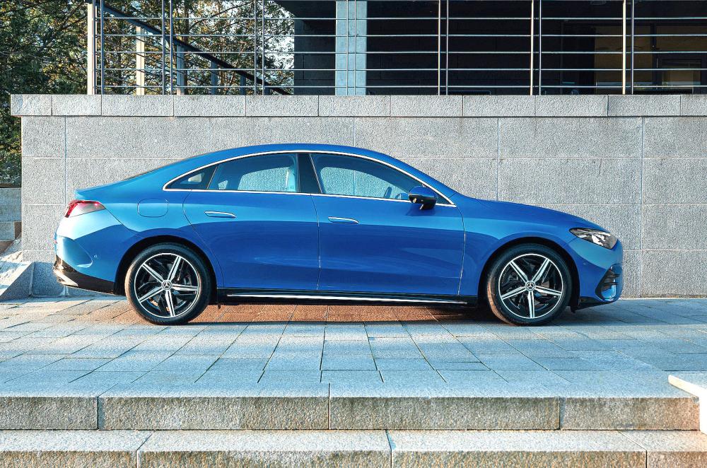 Mercedes CLA right static