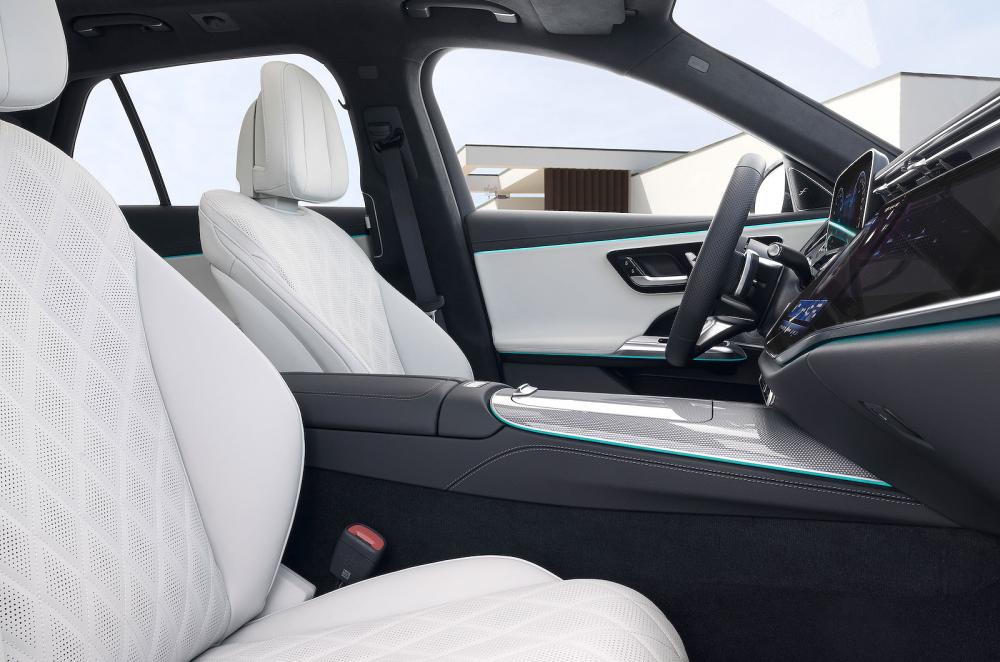 Mercedes E-Class Estate front seats