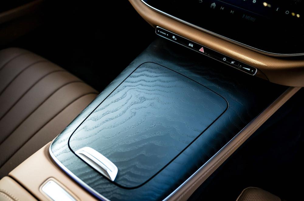 Mercedes E-Class Estate interior detail