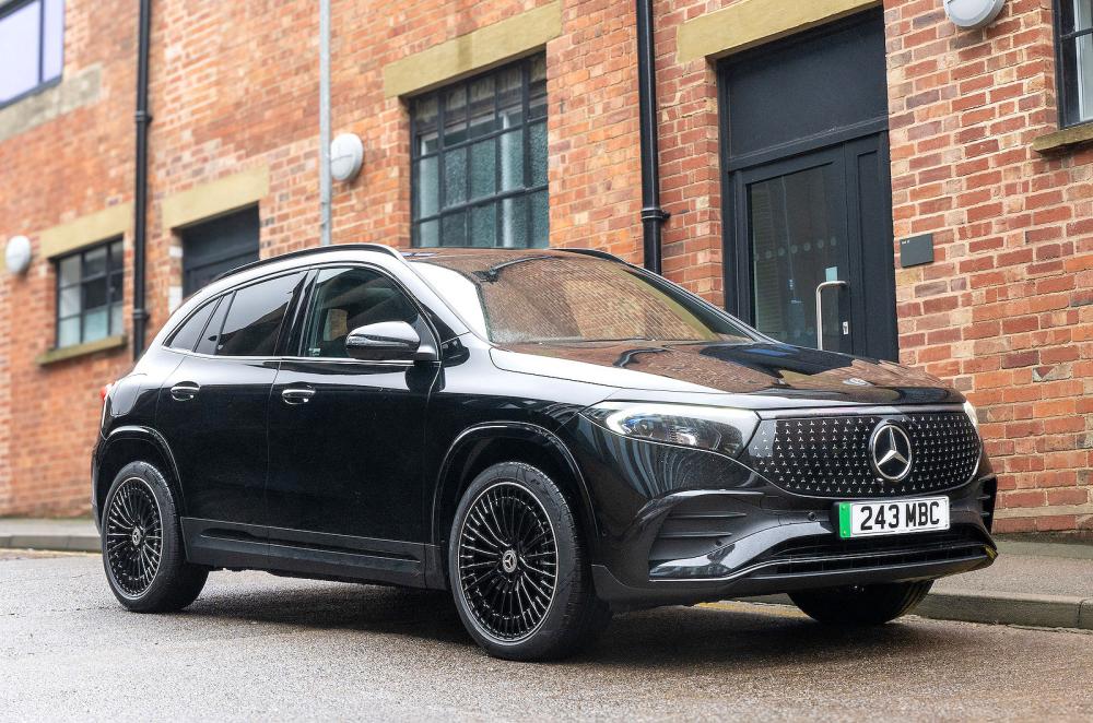 Mercedes EQA front right static