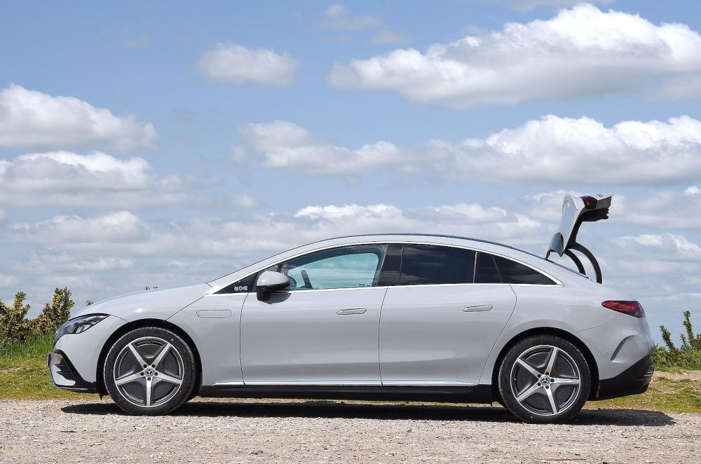 Mercedes EQE left static boot open