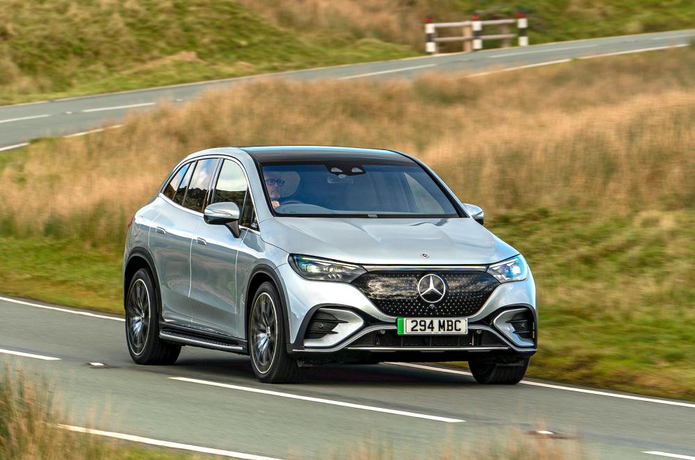 Mercedes EQE SUV front cornering