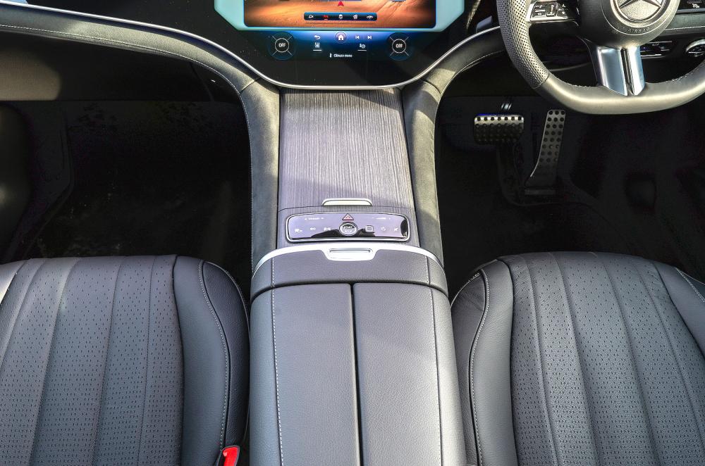 Mercedes EQE SUV interior detail