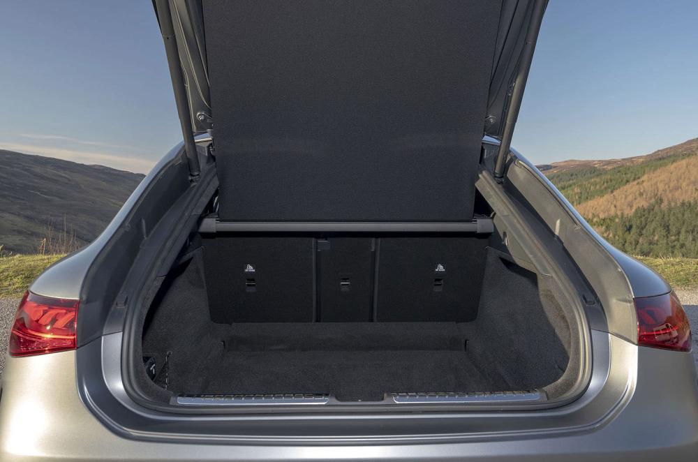 Mercedes EQS boot open