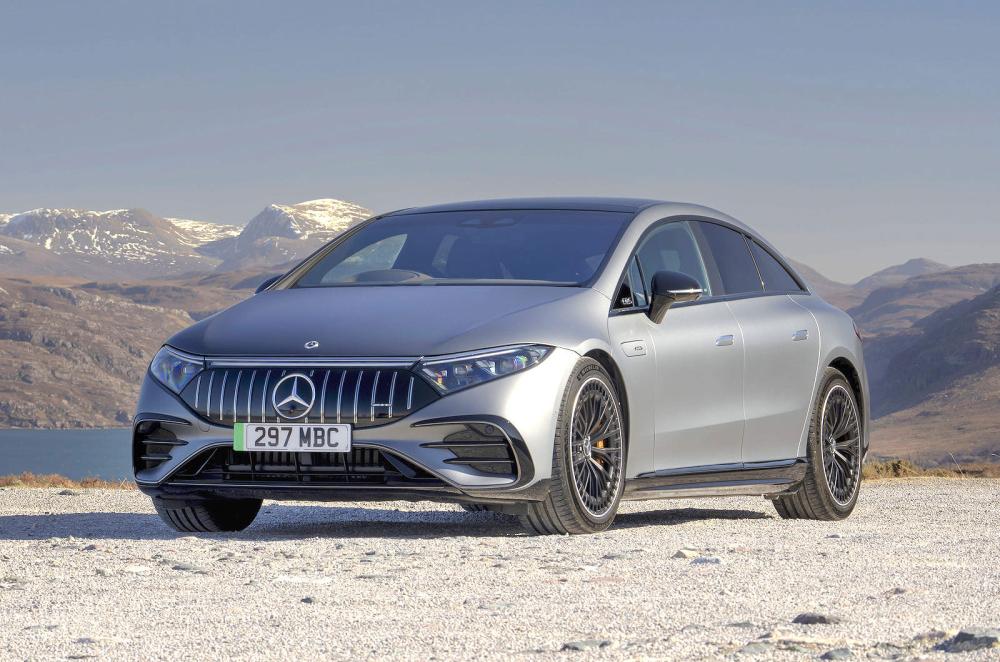 Mercedes EQS front left static