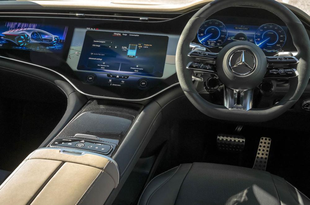Mercedes EQS front interior