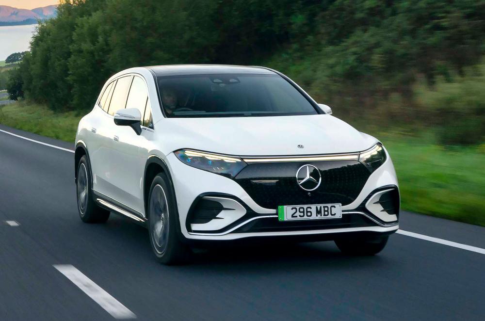 Mercedes EQS SUV front right driving