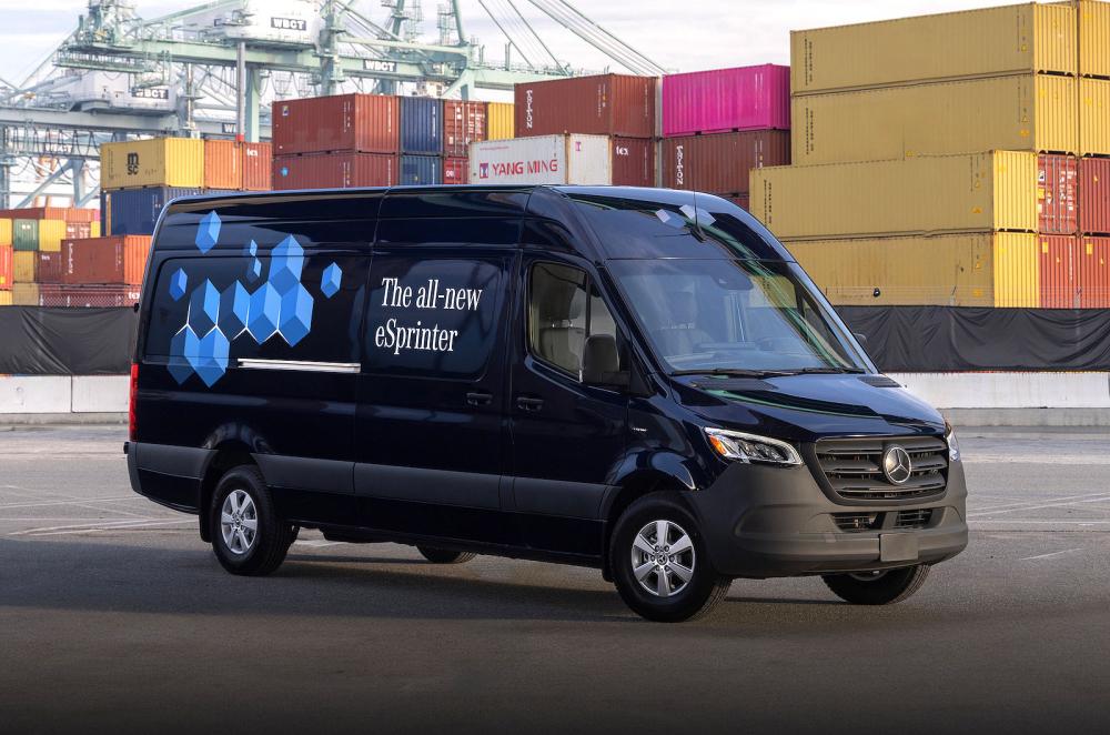 Mercedes eSprinter front right static