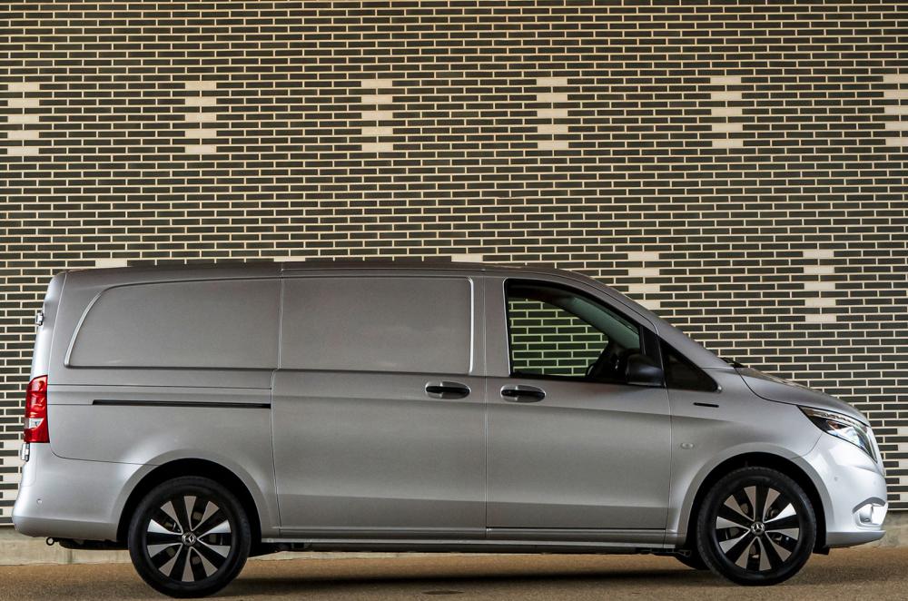 Mercedes eVito static side