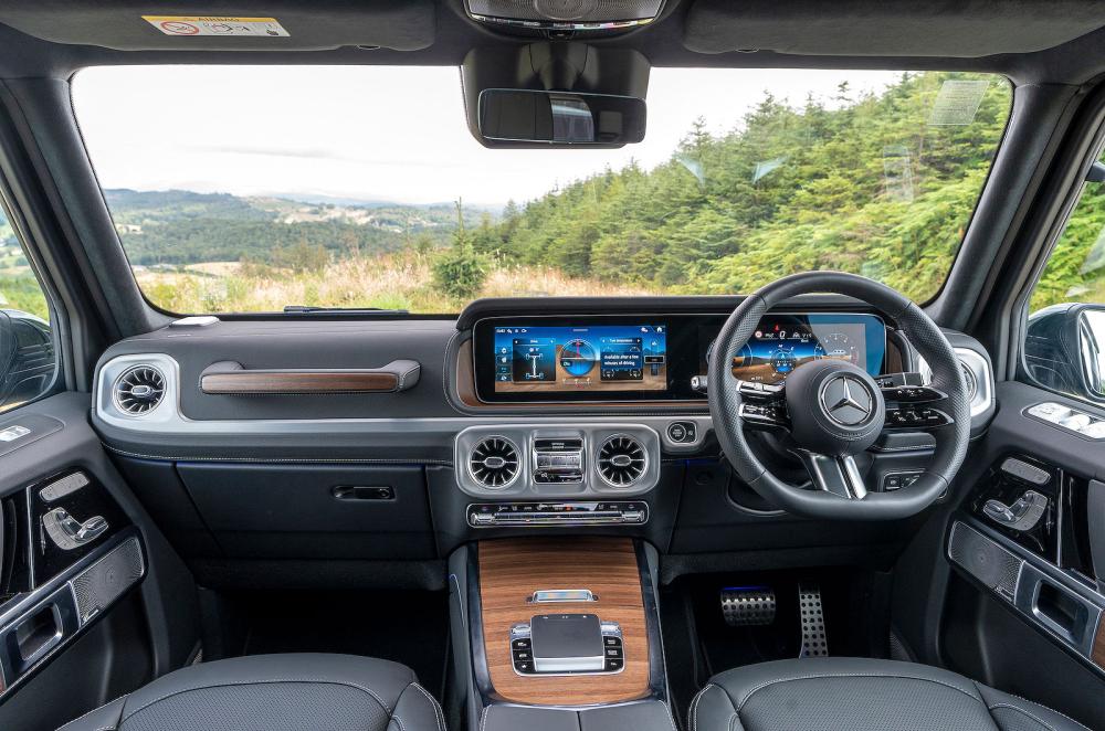Mercedes G-Class dashboard