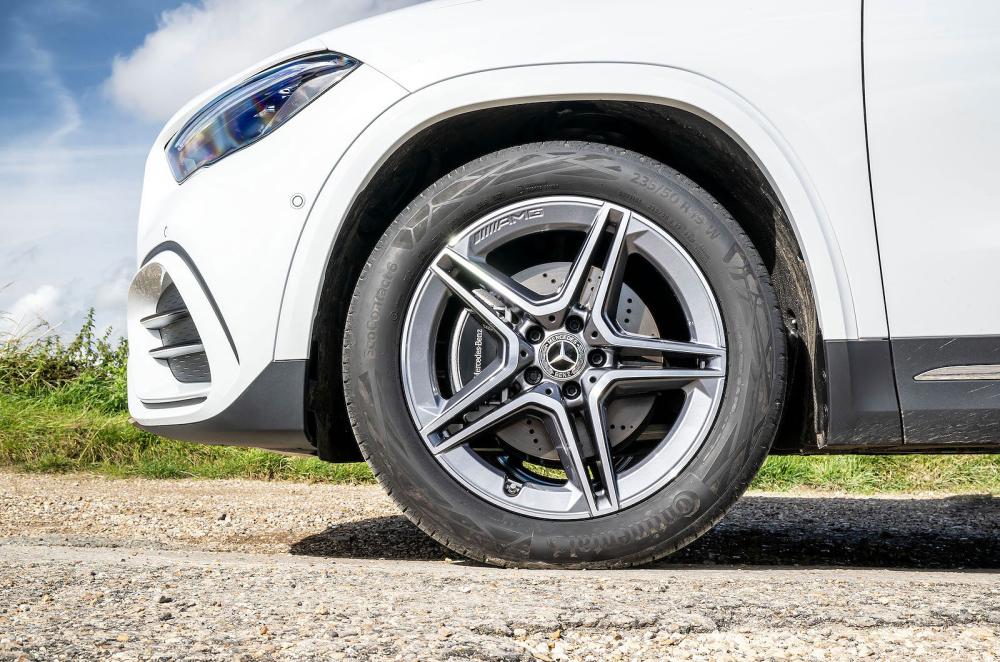 Mercedes GLA alloy wheel detail