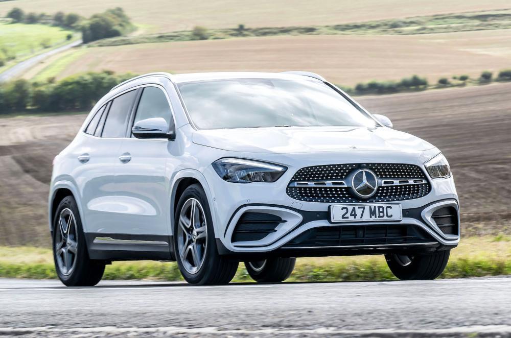Mercedes GLA front cornering