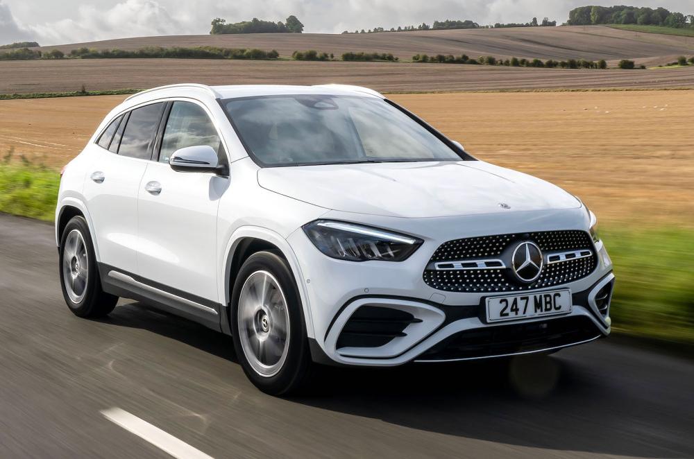 Mercedes GLA front right driving