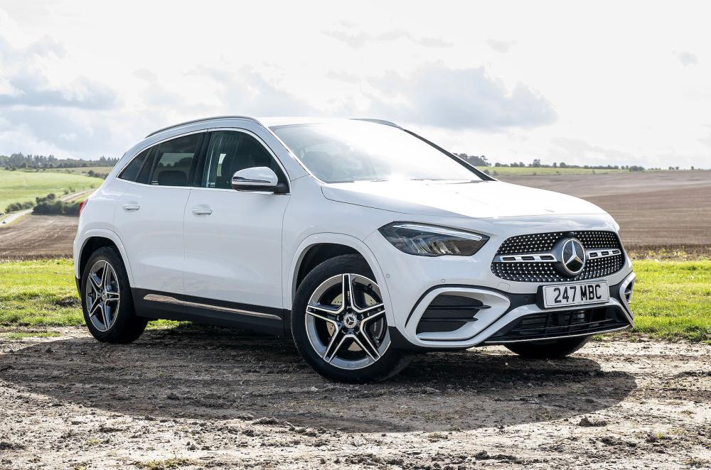 Mercedes GLA front right static