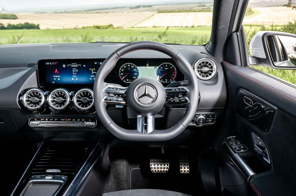 Mercedes GLA interior steering wheel