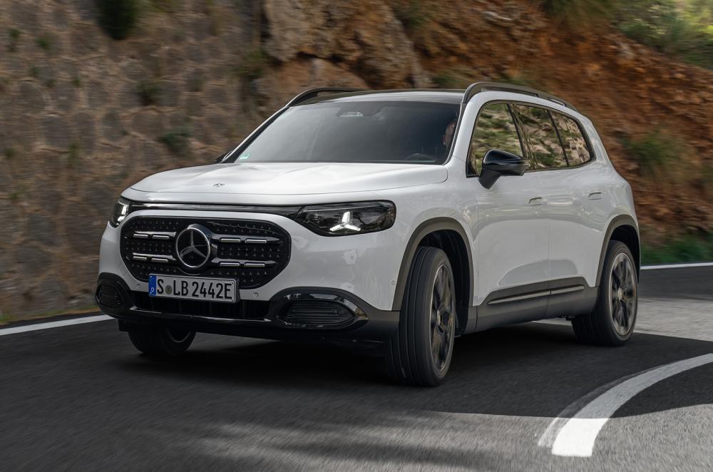 Mercedes GLB front cornering