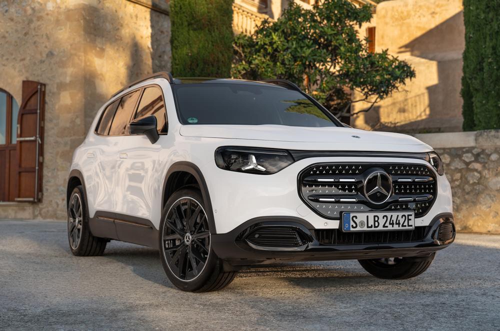 Mercedes GLB static front right