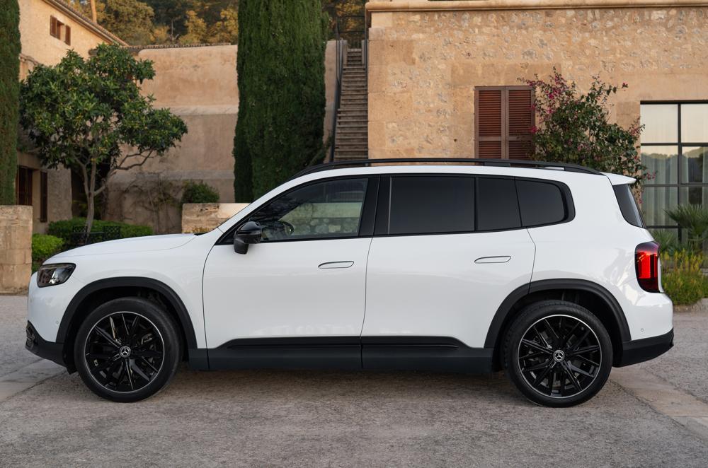 Mercedes GLB static side