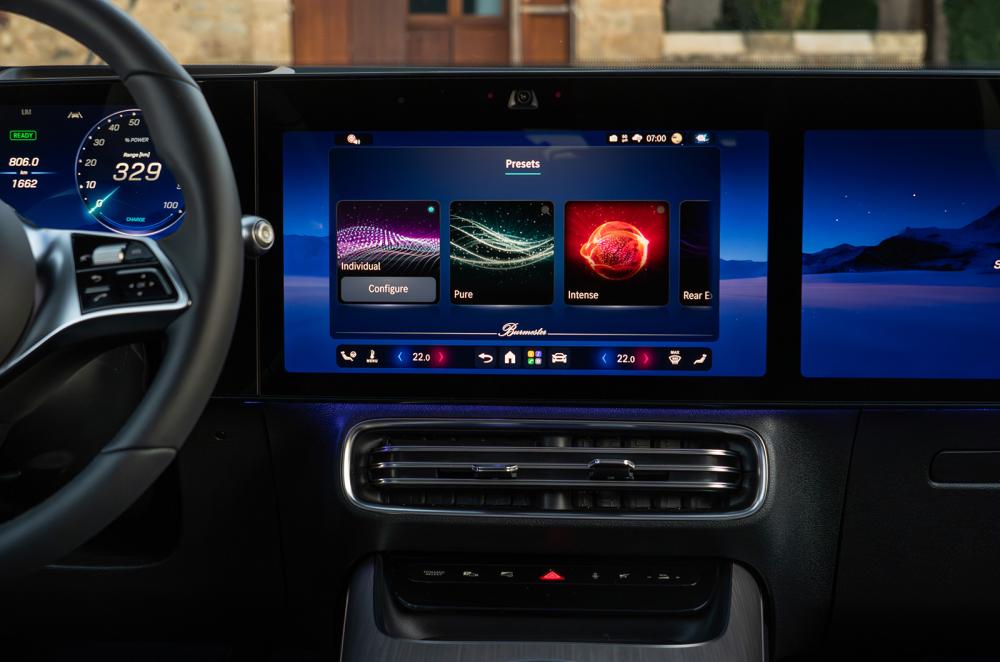 Mercedes GLB touchscreen