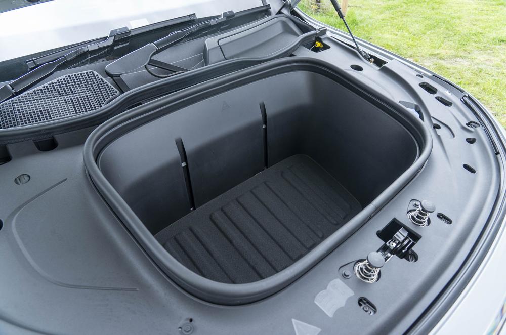 Mercedes GLB under-bonnet storage
