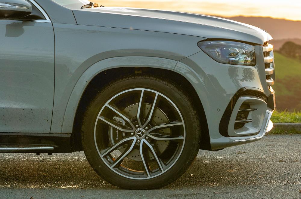 Mercedes GLS alloy wheel detail