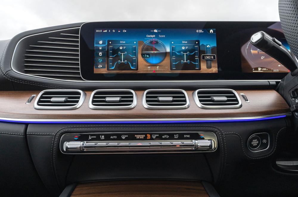 Mercedes GLS infotainment touchscreen