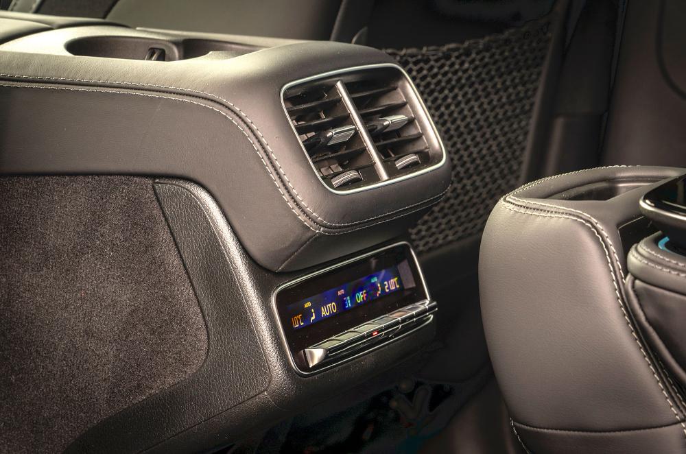 Mercedes GLS rear air-con controls