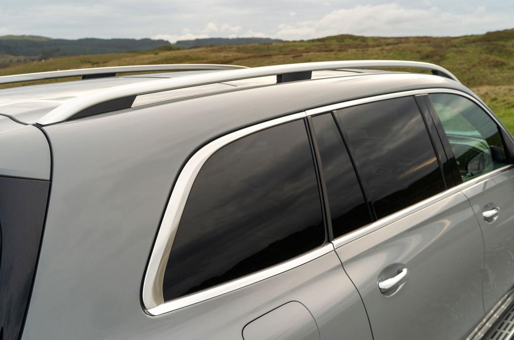 Mercedes GLS roof detail