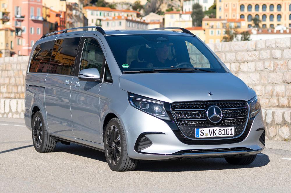 Mercedes V-Class front right driving