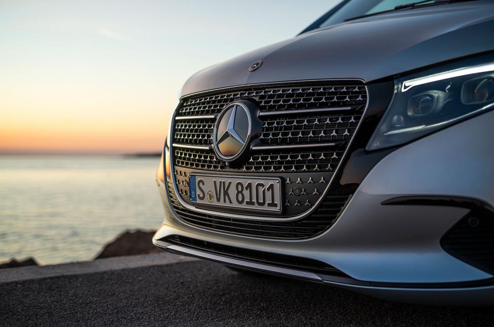 Mercedes V-Class grille detail