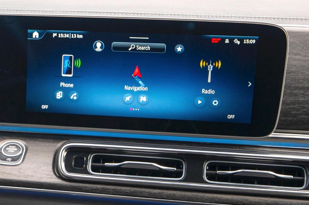 Mercedes V-Class interior infotainment