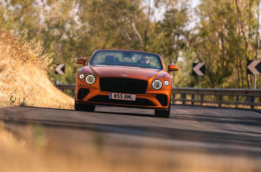 Bentley Continental GT Convertible 2022 front tracking