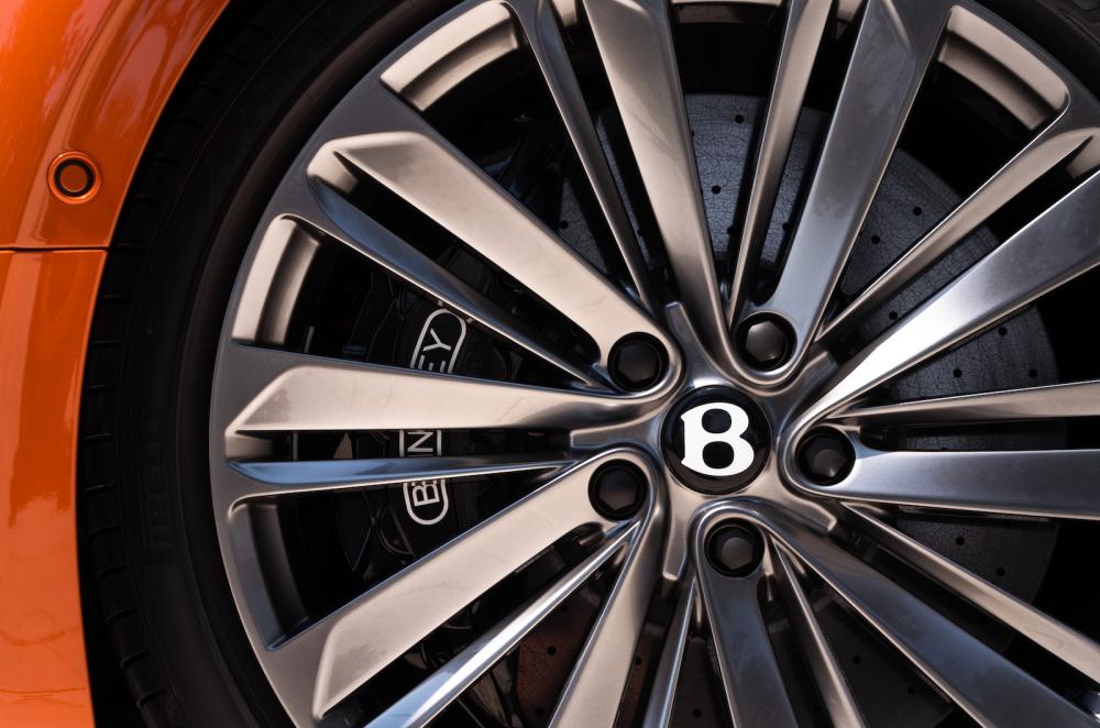 Bentley Continental GT Convertible 2022 alloy wheel detail