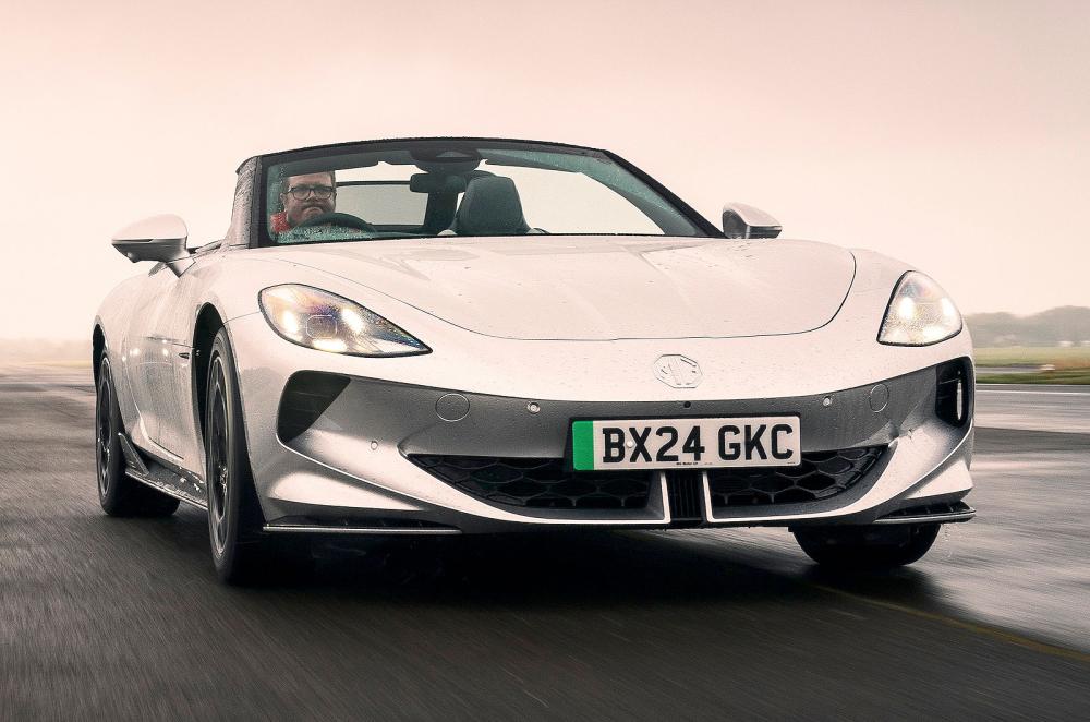 MG Cyberster front right driving