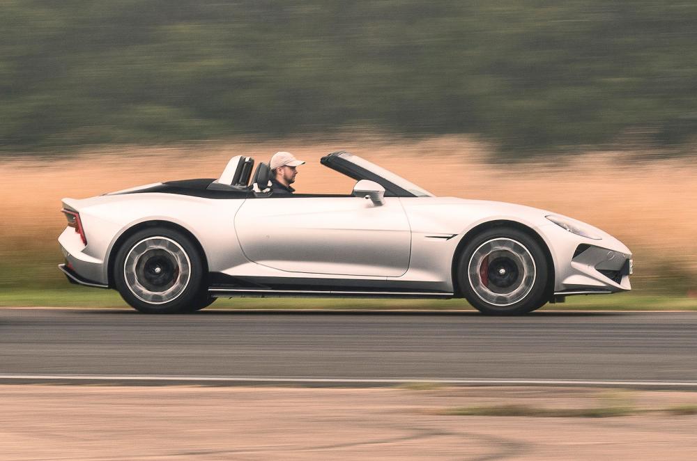 MG Cyberster right driving