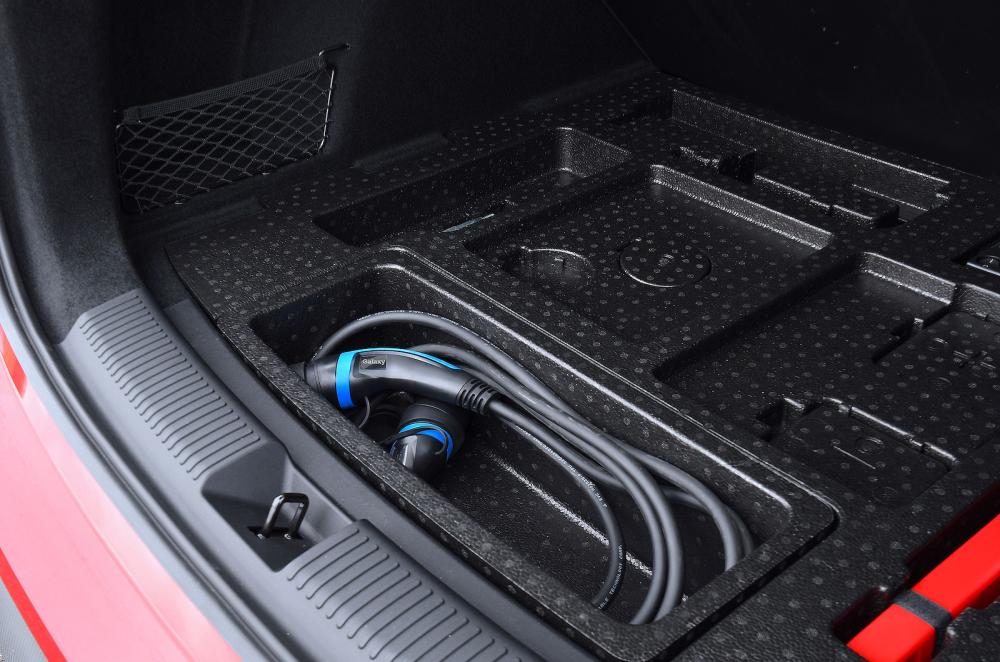 MG HS PHEV cable storage