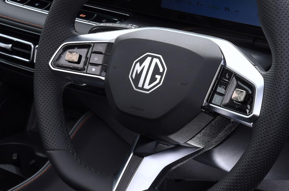 MG HS steering wheel