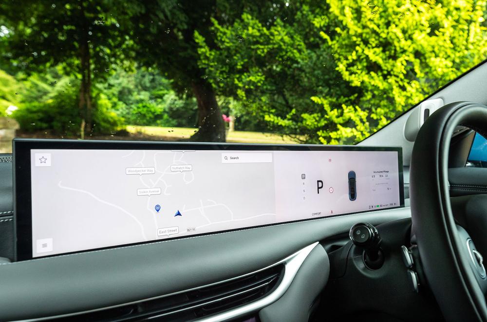 MG IM5 infotainment touchscreen