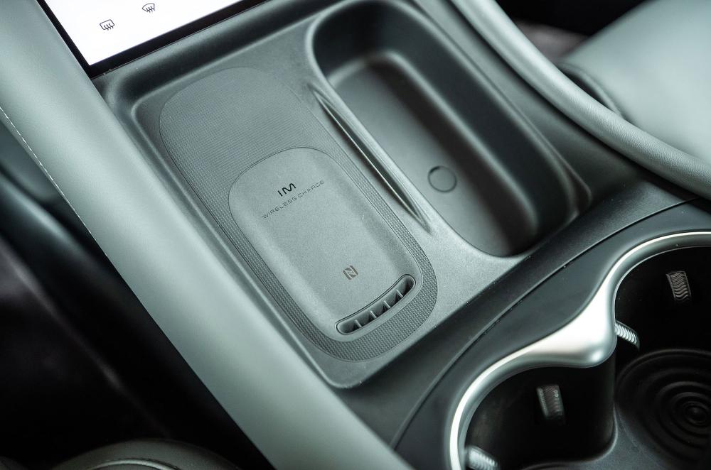 MG IM5 interior detail