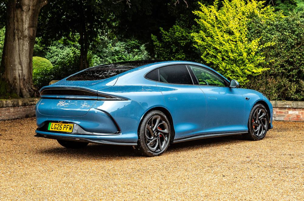 MG IM5 rear right static