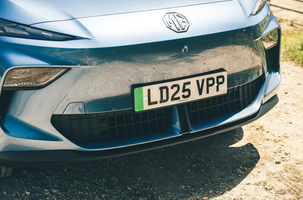 MG S5 EV front detail