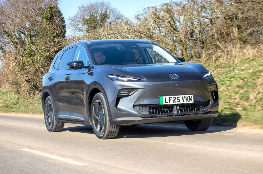 MG S5 front right driving