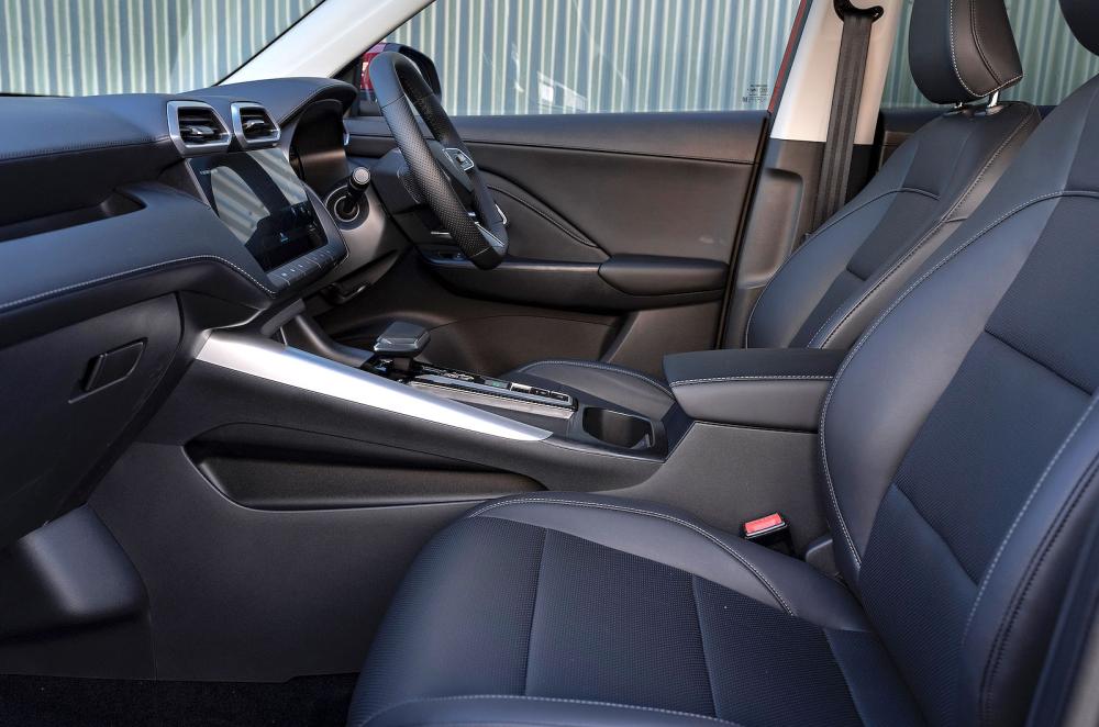 MG ZS Hybrid front seats