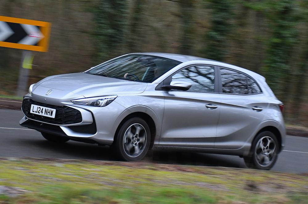 MG3 driving front left