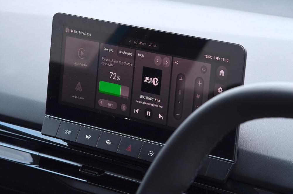 MG4 infotainment touchscreen