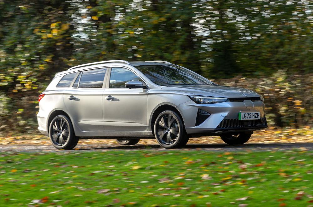 MG5 EV front right driving